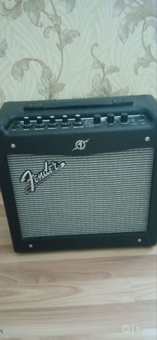 Комбо усилитель FENDER MUSTANG I (V2)