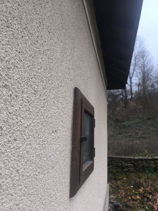 Продавам масивна къща