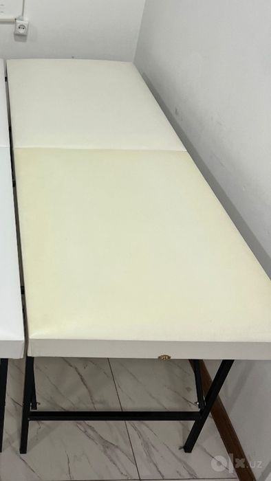 Продаётся кушетка, столик, этажерка и 2 стула