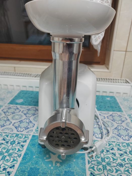 Vand mașina de tocat Vortex