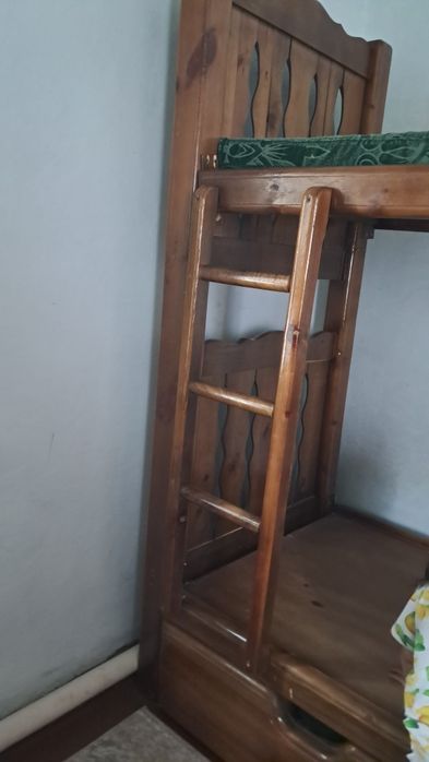 Двухъярусная кровать