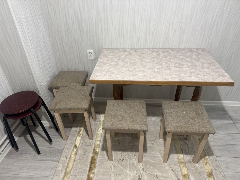 Кухонный стол продам