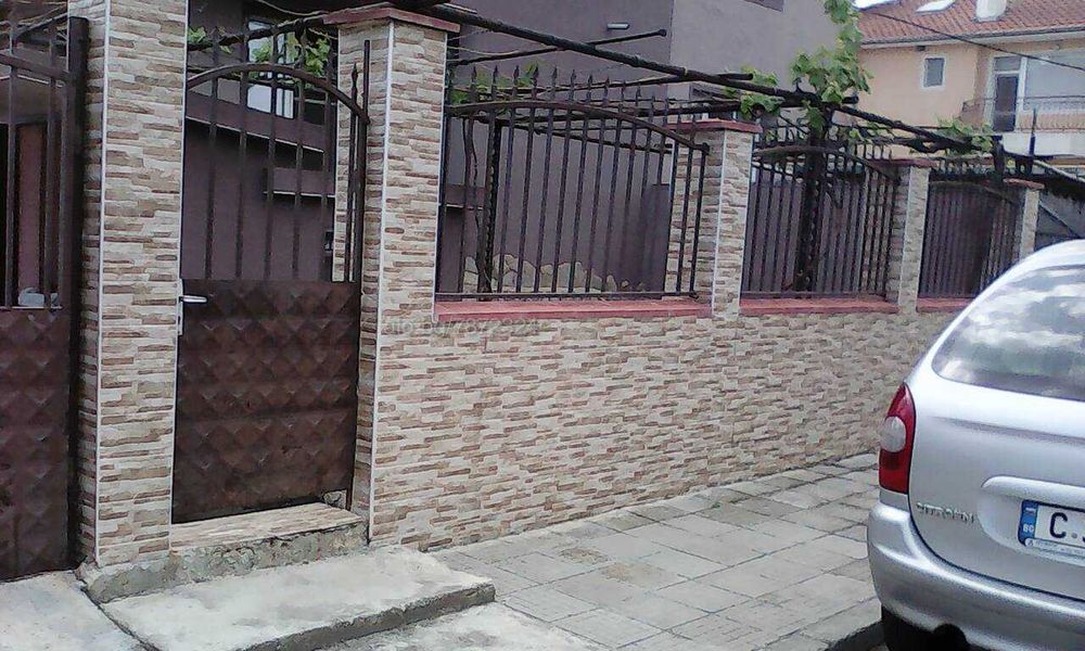 Дава се под наем Гараж / Паркомясто в Бургас, Ветрен - 18 кв.м за 109.65 € - Снимка #2