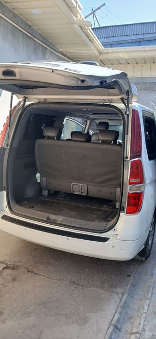 Hyundai Grand Starex