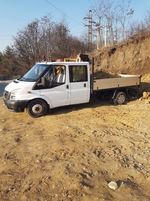 De inchiriat mini escavator 2,7 t de vânzare.