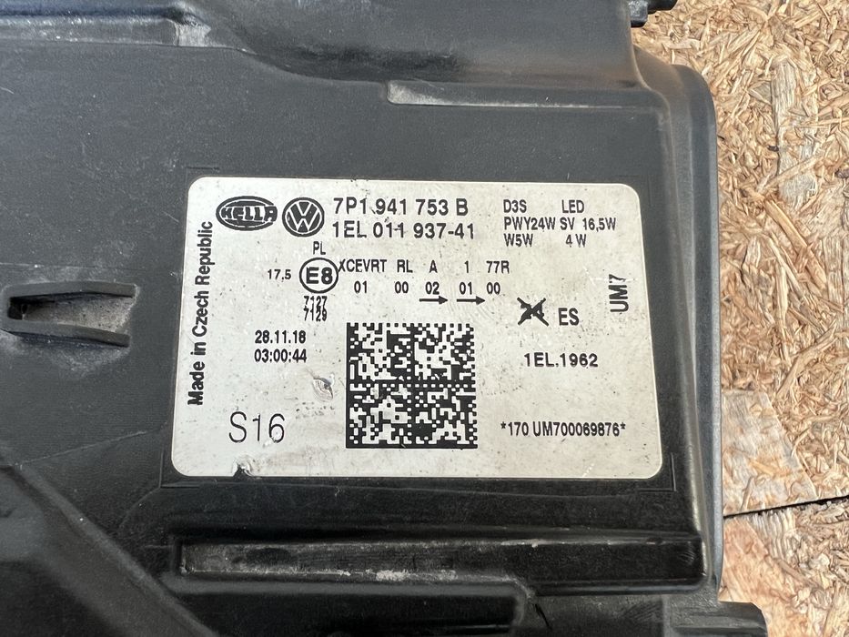 Far stanga VW Touareg 7P Facelift Xenon adaptiv + LED Original Europa