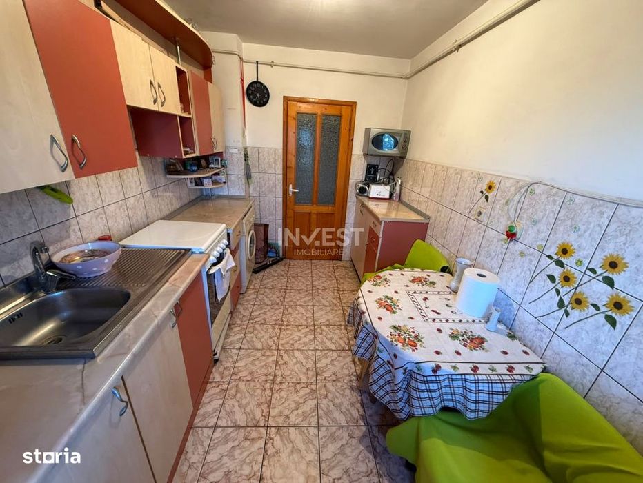 Apartament 3 camere decomandat-72mp-etaj intermediar-Bld Socola