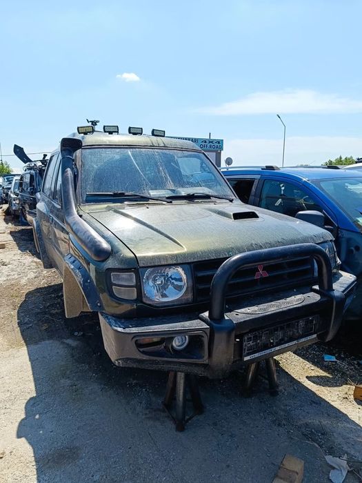 Dezmembrez mitsubishi pajero mk2