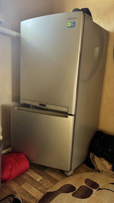 Холодильник продается самсунг