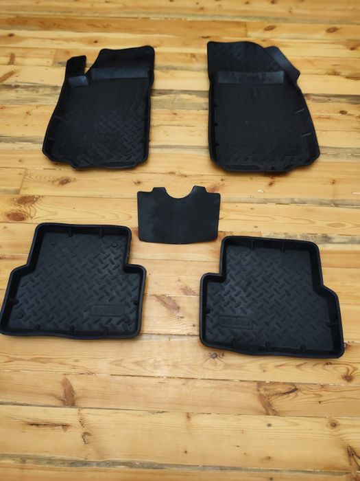 Полик для Кобальта в отличном состоянии