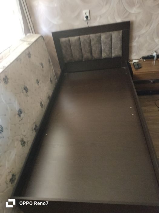 Продается односпальная кровать 100х200