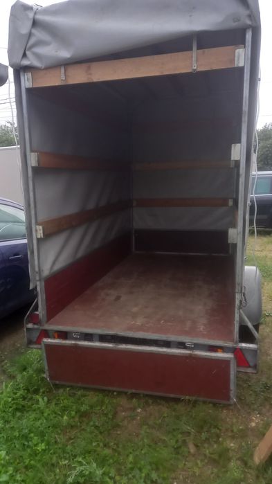 Remorca 1300kg cu prelată Humbaur