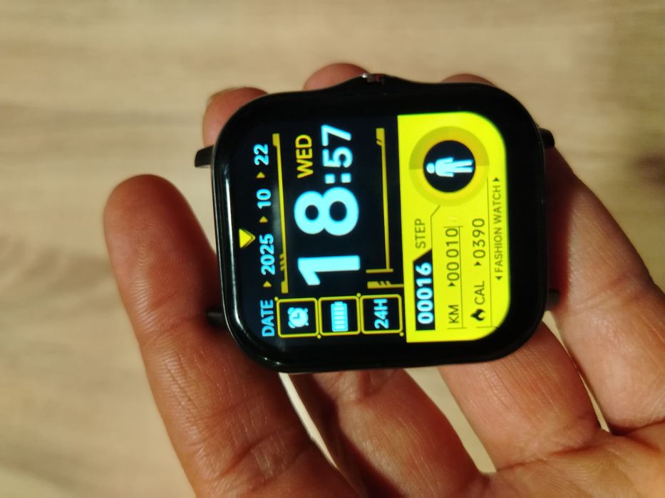 Смарт часовник в черно