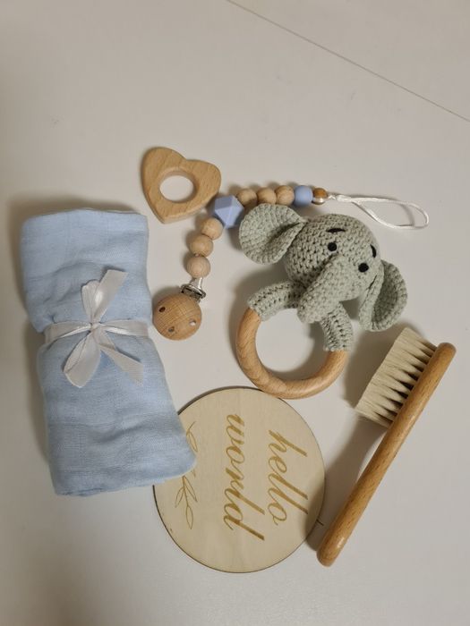 Set Cadou Premium din 6 piese pentru bebe-zornaitoare Elefant