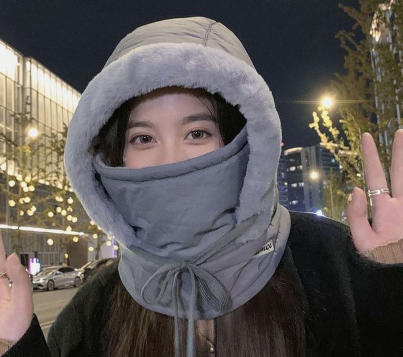 Женская зимняя шапочка