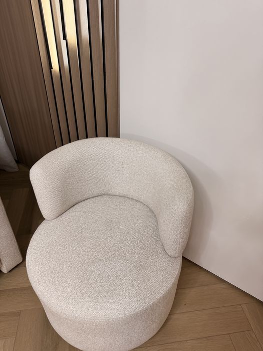 продам диван в комплекте с вращающимся креслом