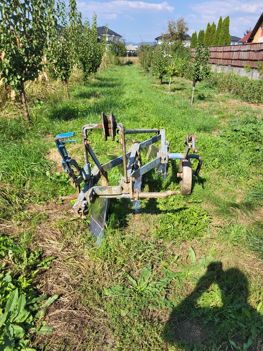 Vand cauciucuri 12,4/11-24,semanatoare SPC 4,plug 3 tripite Overum