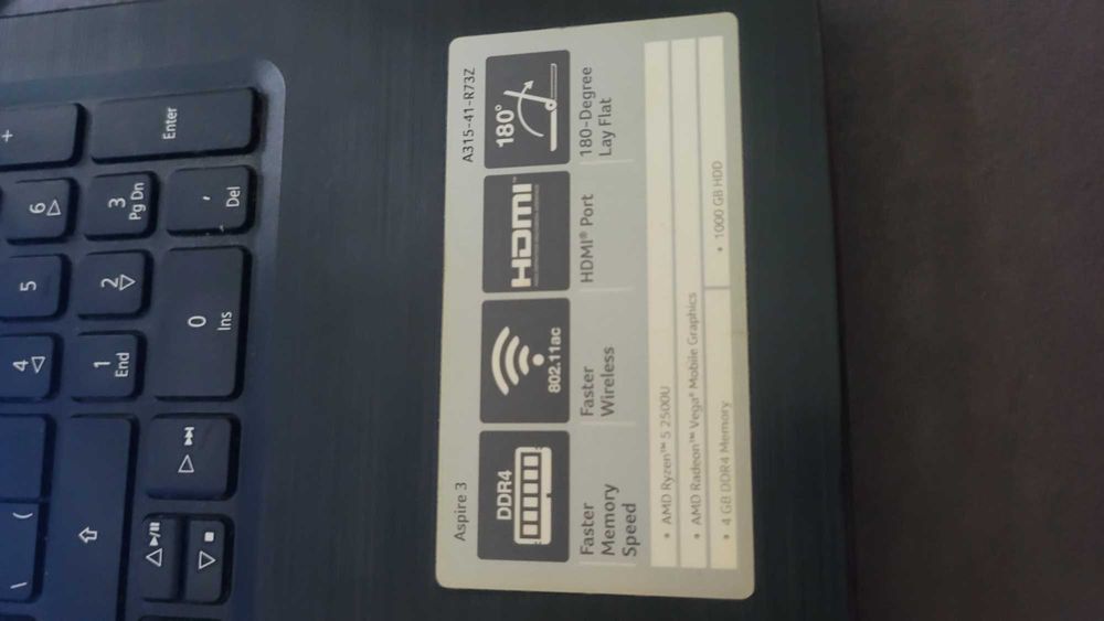 Acer Aspire 3 + безжична мишка Logitech