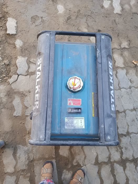 Бензиновый генератор