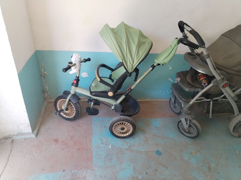 Velokolyaska va velosiped sotiladi