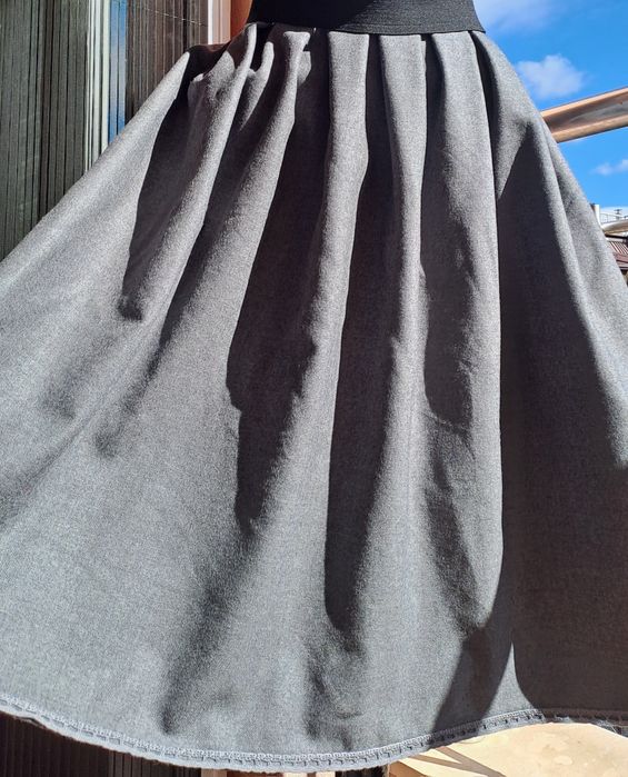 Сива,вълнена пола,р-р С/М и Л/ХЛ+подарък