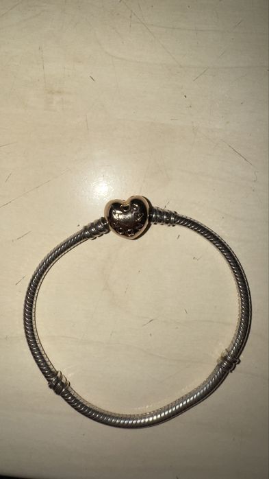 Pandora гривна.