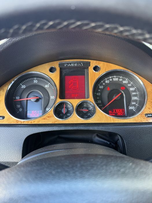 Vând vw passat in stare buna de fuctionare , cu servis-uri la zi.