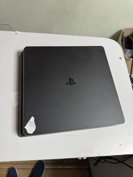 Playstation 4 sotiladi proshivka qilingan