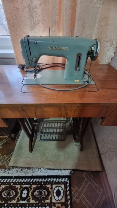 Швейная машинка Minerva