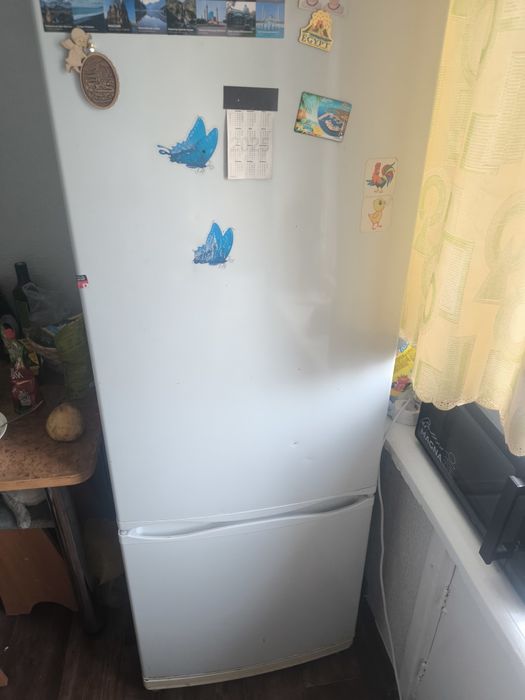 Продам холодильник