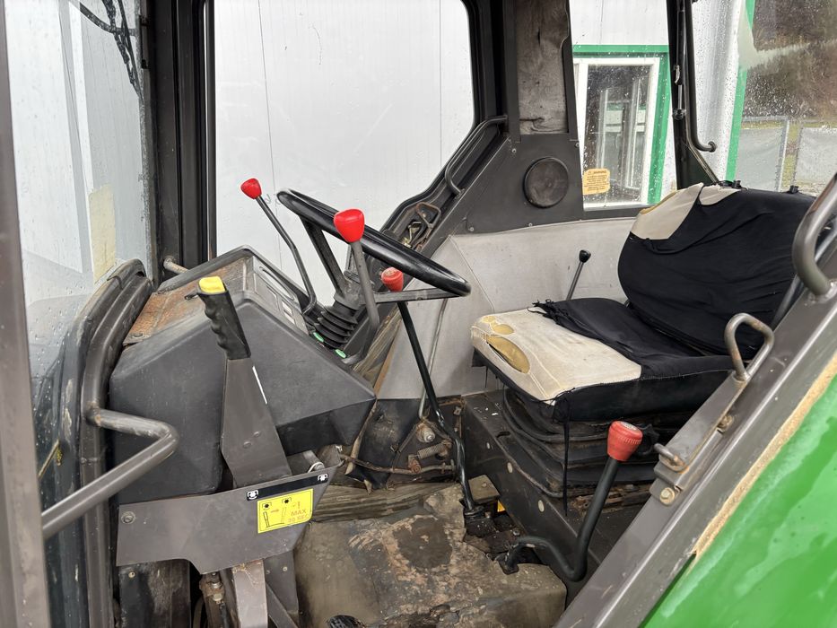 Tractor john deere 3300 4x4 80 cp