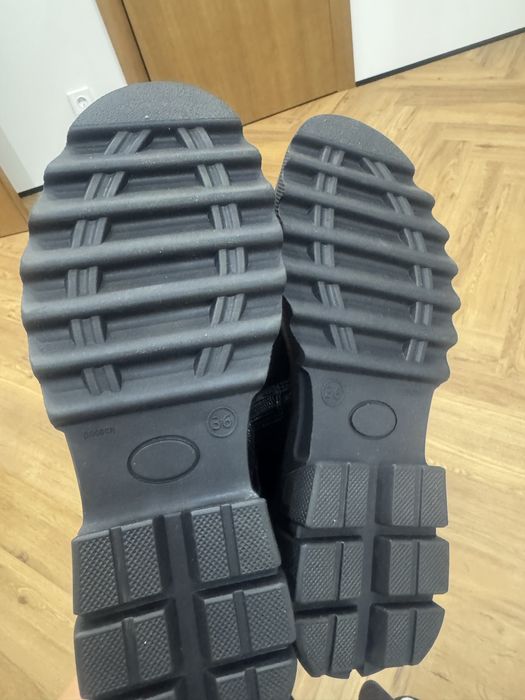 Продам обувь детскуб кожаную