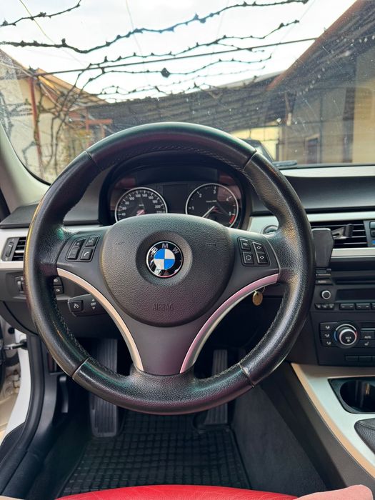 BMW seria 3 e90 facelift 2011