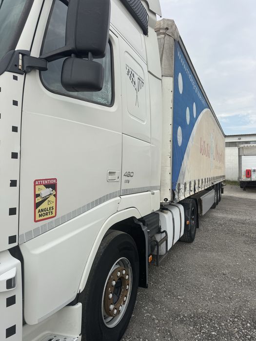 Ansamblu Volvo+Schmitz