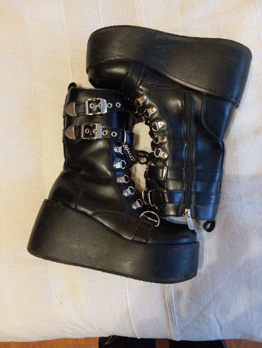 Дамски готик пънк ботуши