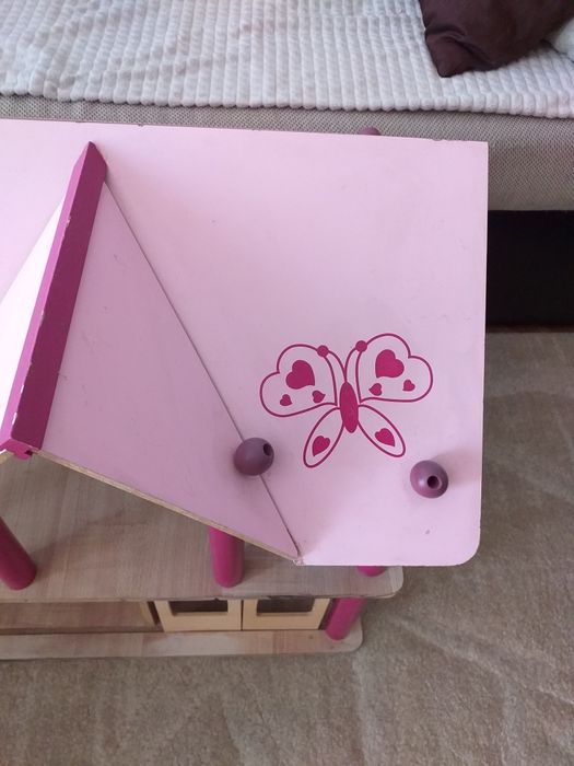 Голяма дървена къща за кукли