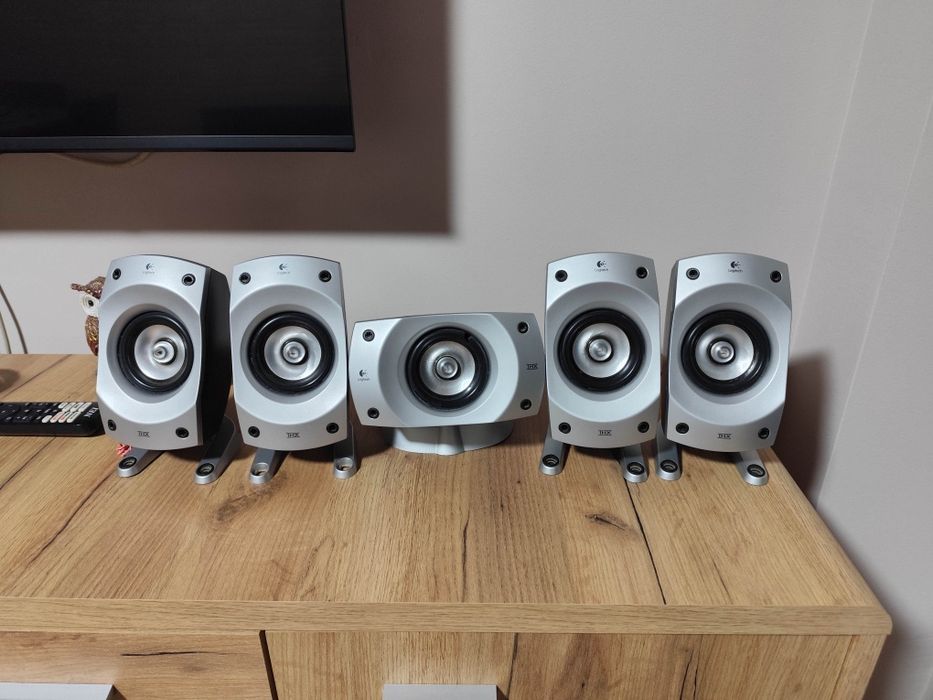 Sateliți Logitech z 5500 pentru recondiționat