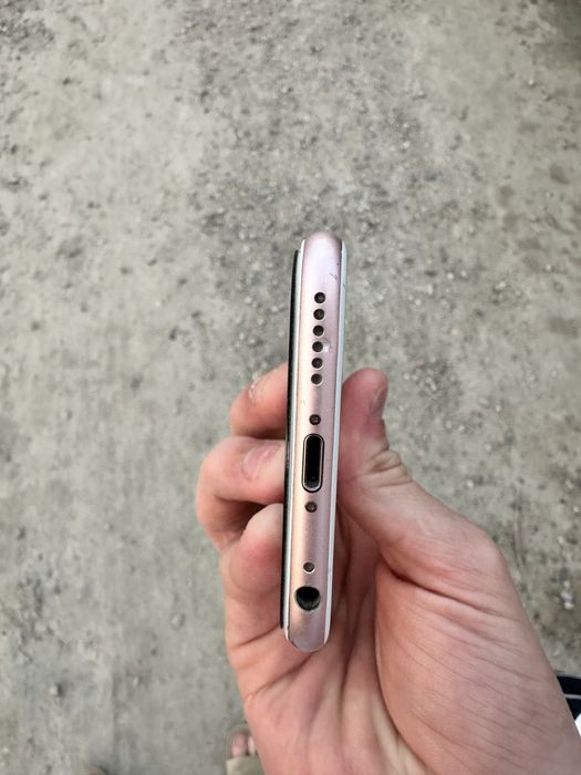 Айфон 6s  торг есть минусов нет