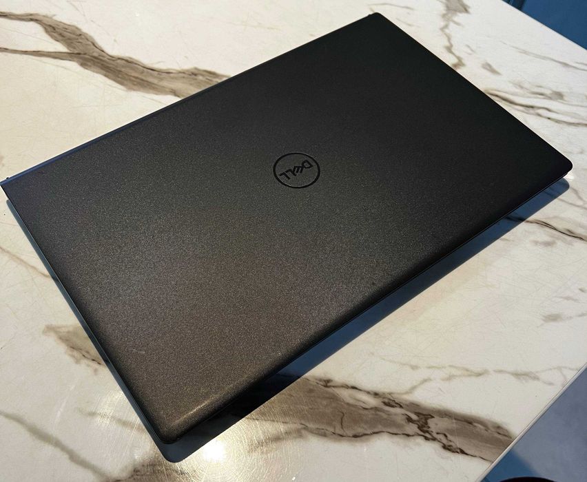 Dell Vostro 15 3530 Core i7 1355U 16/512 120Hz