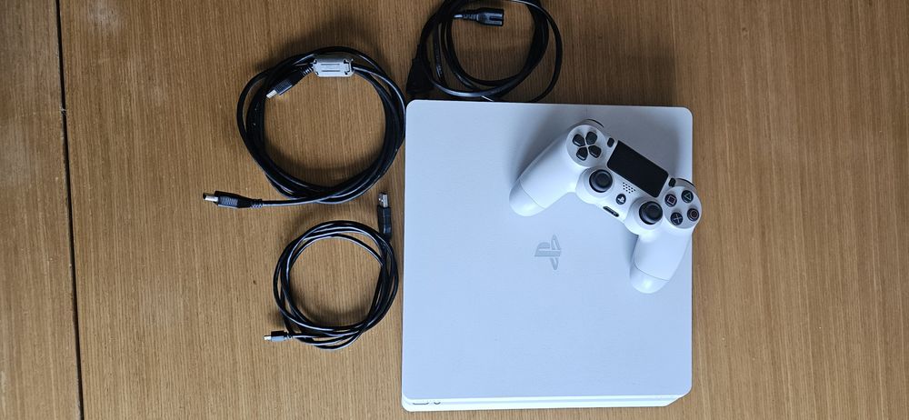 Play Station 4 - 500GB