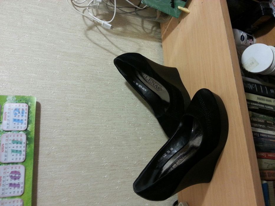 Продам туфли замшевые