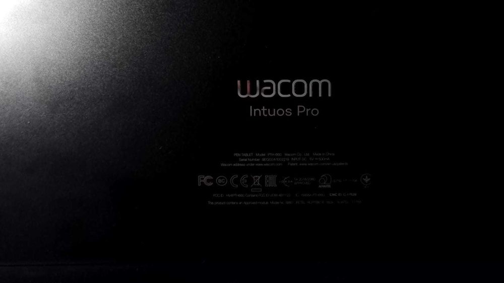 Tabletă grafică Wacom IntuosPro M PTH-660 + creion WacomPro +accesorii