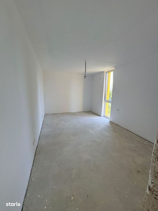Vilă Contemporană De Vânzare – 450.000 €     Comision%