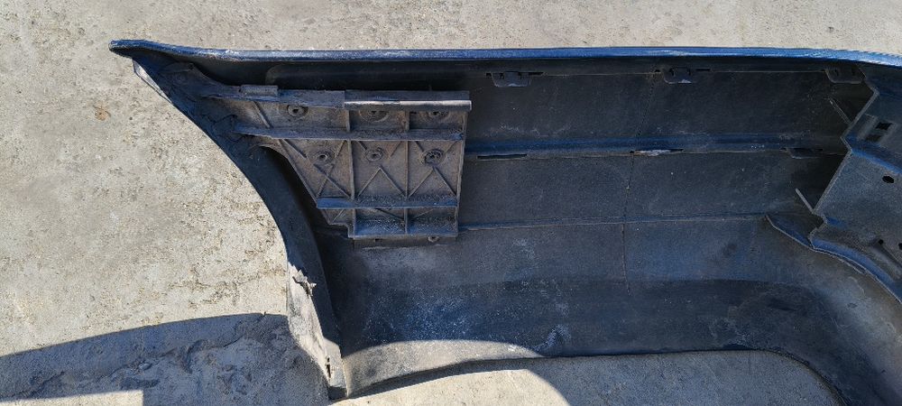 Бампер на ауди 100 с4