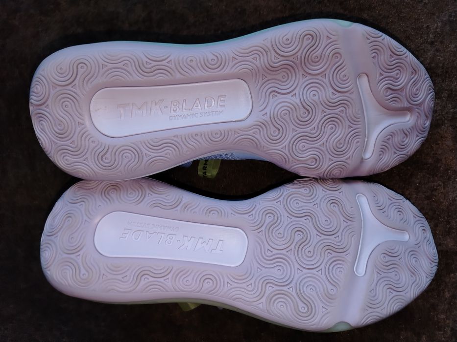 Баскетболни обувки