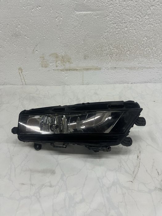 Proiector dreapta skoda octavia 3