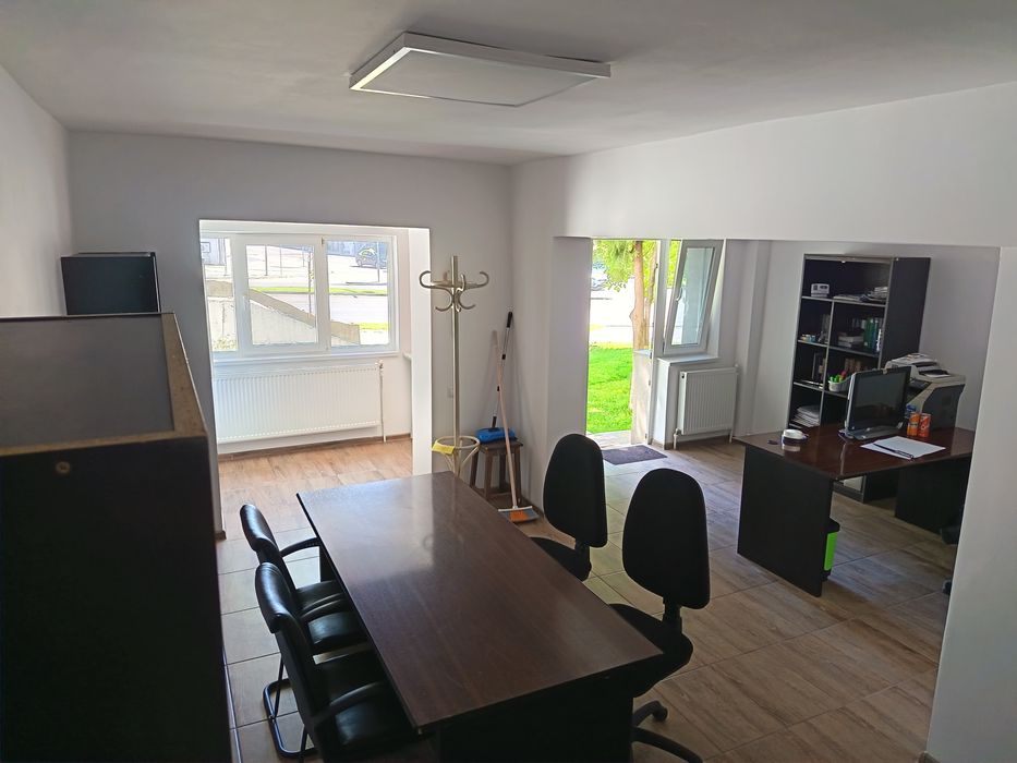 Apartament si spatiu comercial