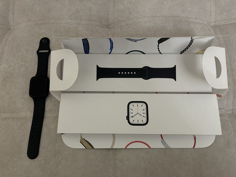 Продам Apple Watch 7 45 мм