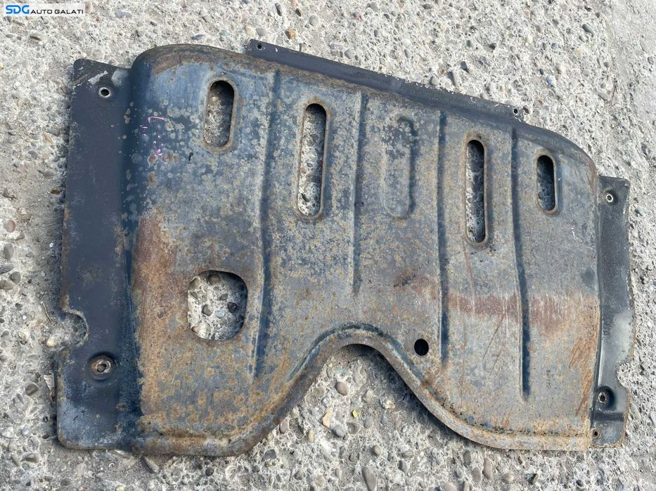 Scut Motor Metalic Dacia Logan 1 2004 - 2012 [2716x]