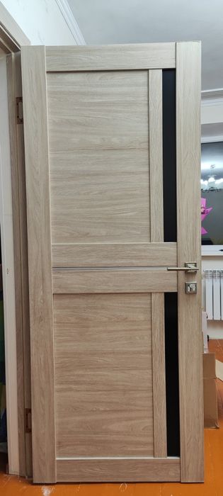 Продам межкомнатную дверь.